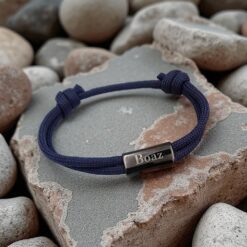 Heren Armband met metalen plaatje gegraveerd met naam. Armband touw, Surfarmband.