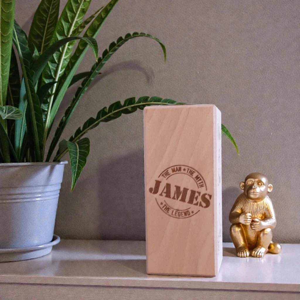 Gepersonaliseerde kaarsenhouder van beukenhout