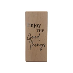 Gegraveerde houten kaarsenhouder met de tekst enjoy the good things
